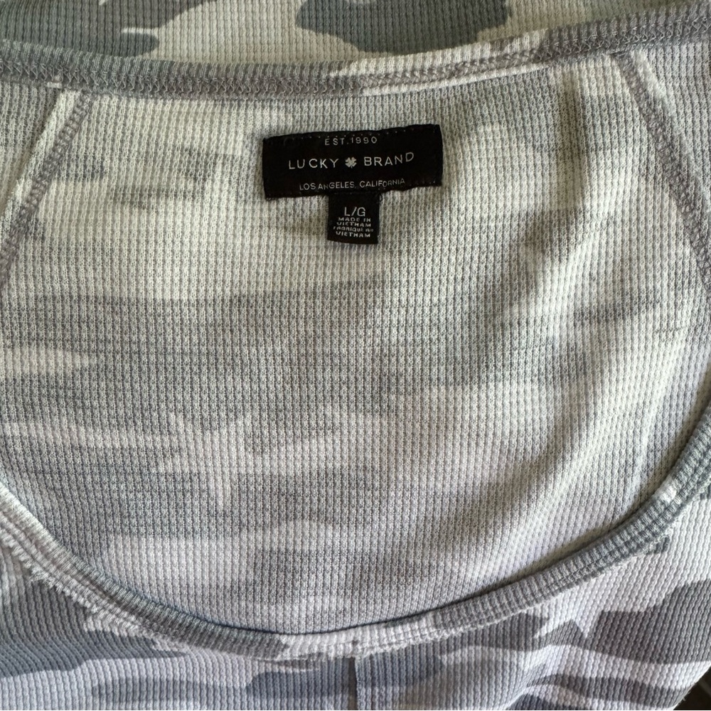 🍀 Lucky Brand Camo Thermal Tee - Picture 6 of 7
